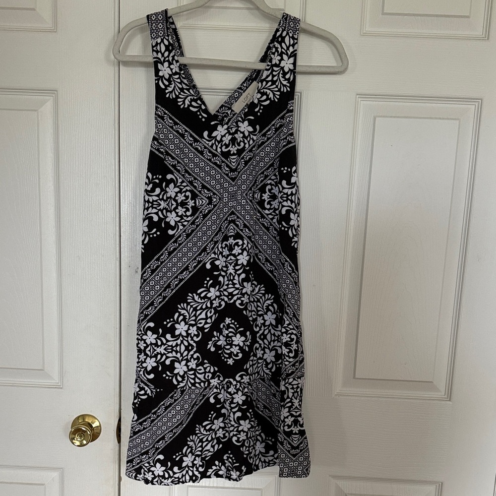 Loft Fashion Black and White Floral Mini Dress